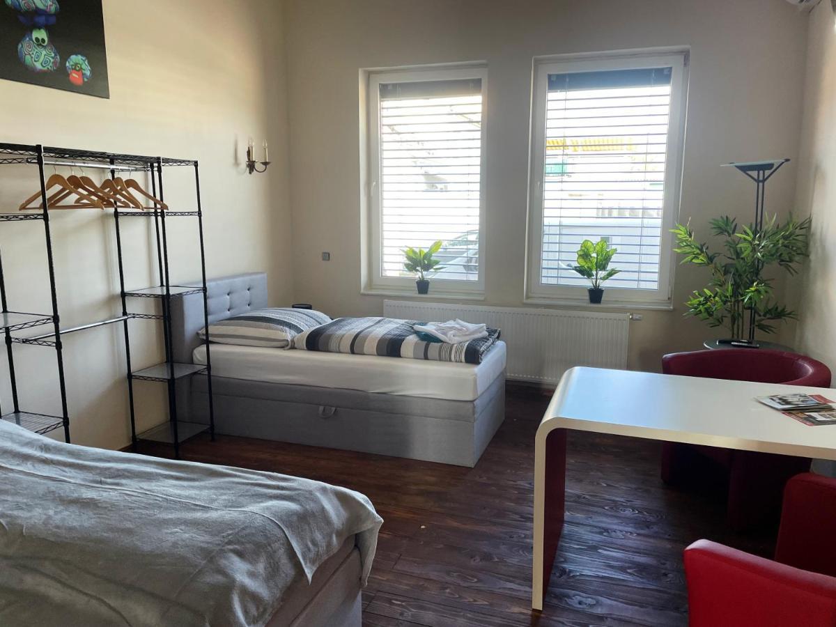 DZ Appartements - Ferienwohnung mit Klimaanlage, Whirlpool und freiem WLAN - ruhige, zentrale Lage in Wittenberge Exterior foto